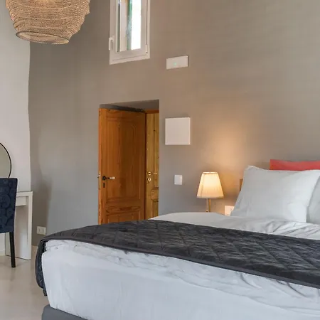 Can Karlito Hotel