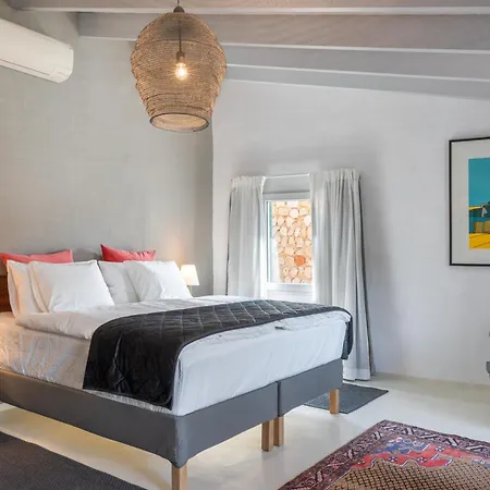 Hotel Can Karlito *
